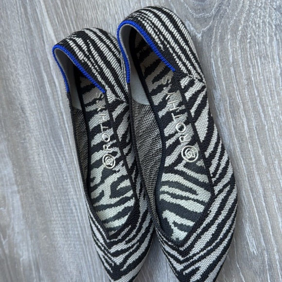 Rothys Zebra The Point Flats Black Size 7.5 - Picture 6 of 9